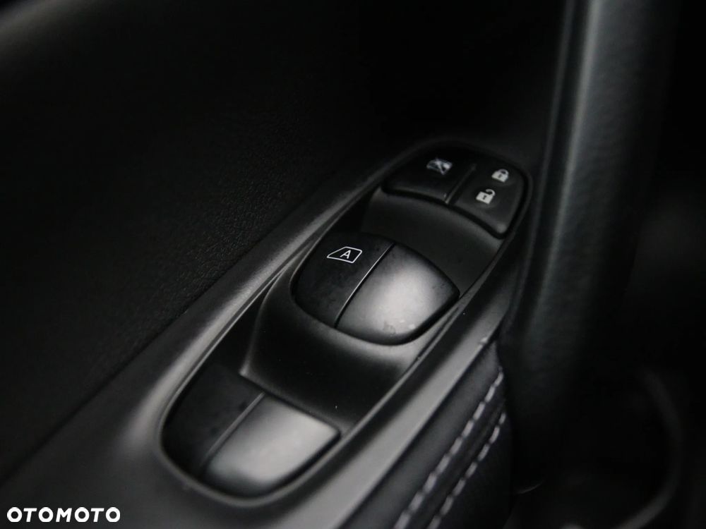 Nissan Qashqai 1.2 DIG-T N-Vision - 26