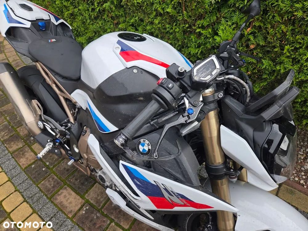 BMW S - 14