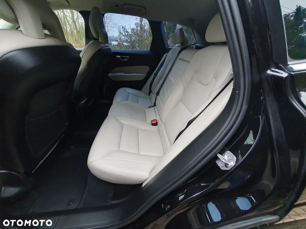 Volvo XC 60 D4 Geartronic RDesign - 11