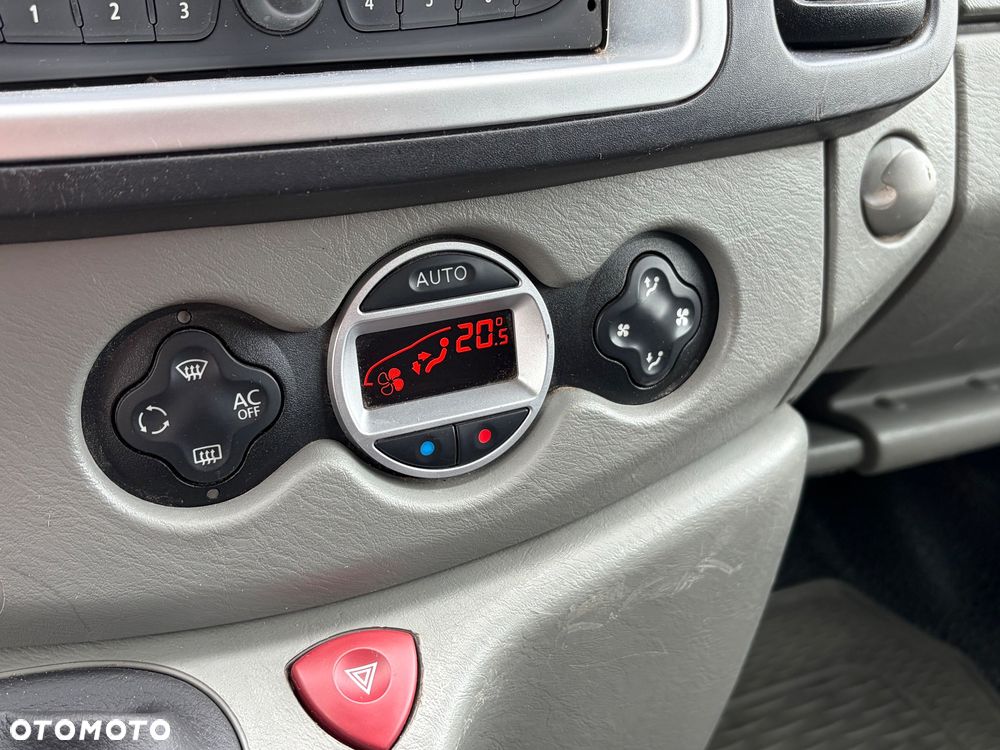 Renault Trafic Passenger Pack Clim - 17