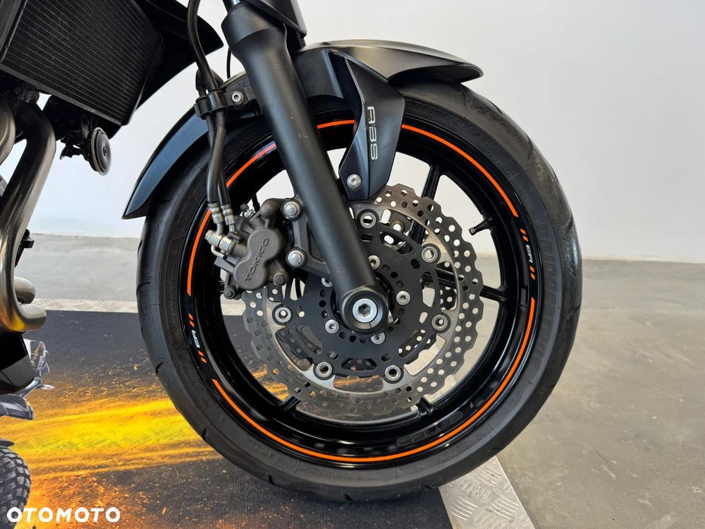 Kawasaki ER - 8