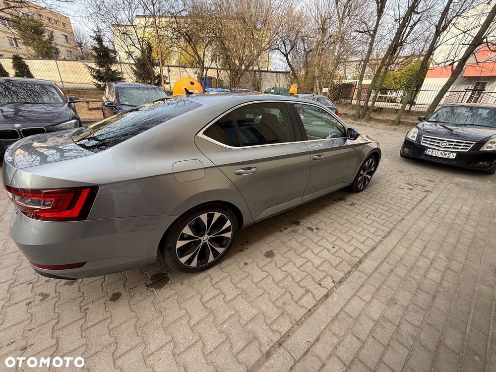 Skoda Superb 2.0 TDI Ambition DSG - 2