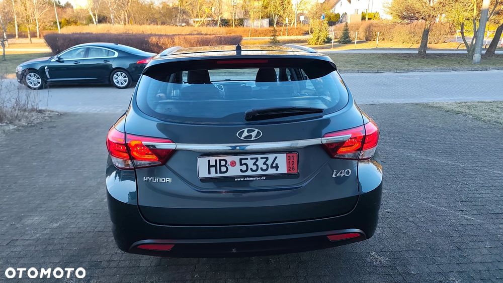 Hyundai i40 Kombi blue 1.6 Family+ - 15