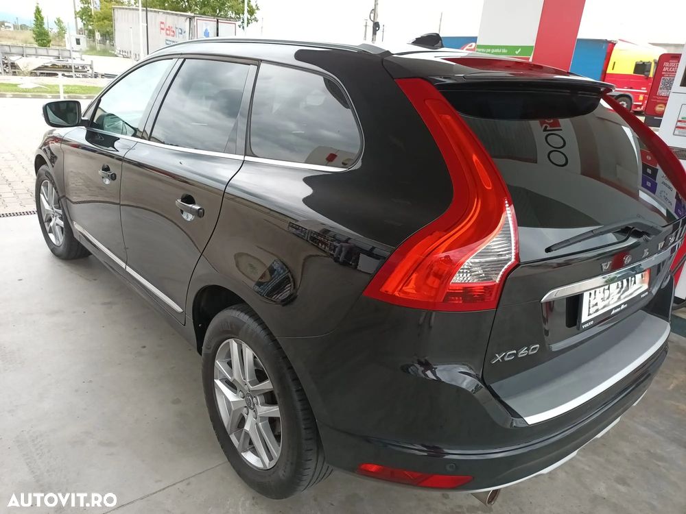VOLVO XC60 2017 — imagine 11