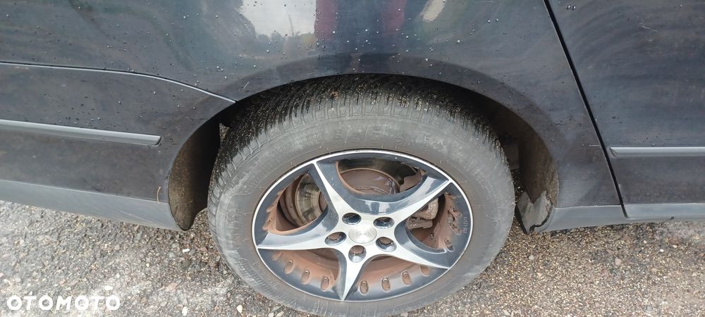 Volkswagen Passat 1.9 TDI Highline - 19