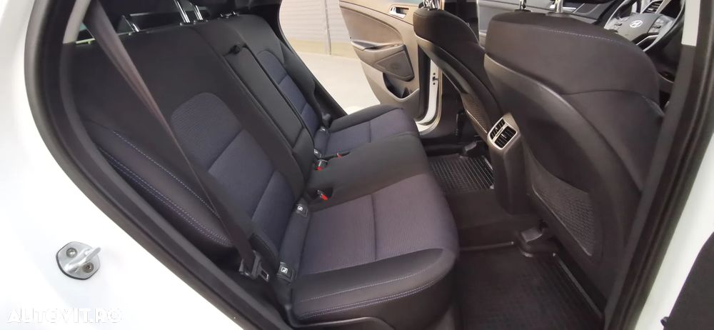 Hyundai Tucson 2.0 CRDI 4WD Advantage - 11