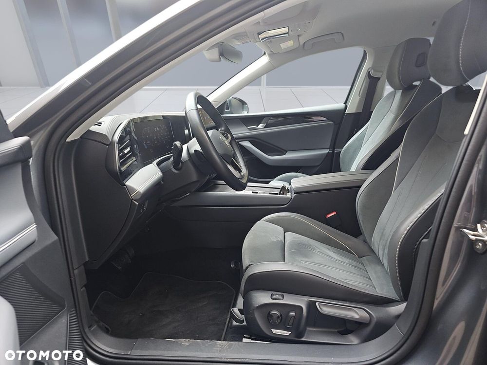 Volkswagen Passat - 8