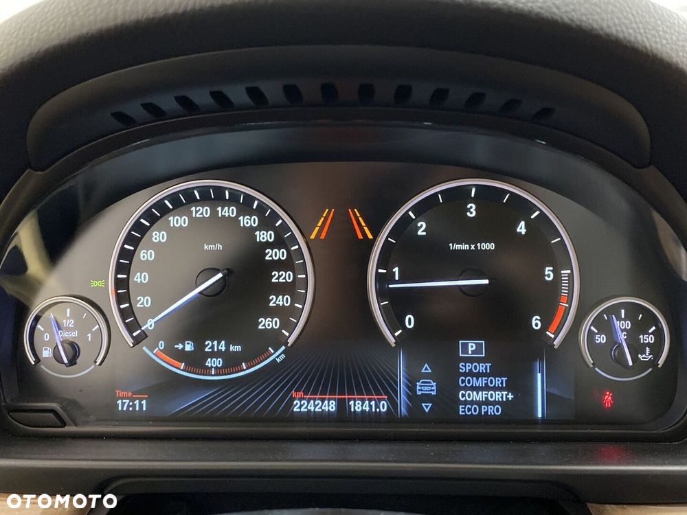 BMW Seria 5 525d Luxury Line - 28