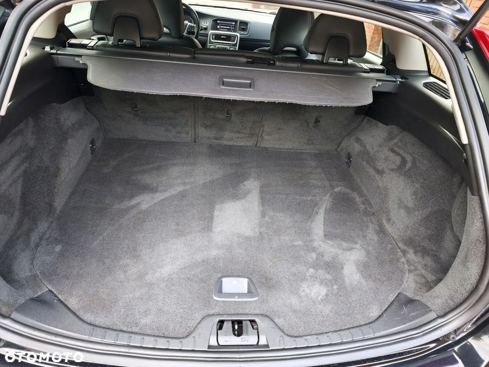 Volvo V60 D3 Momentum - 18