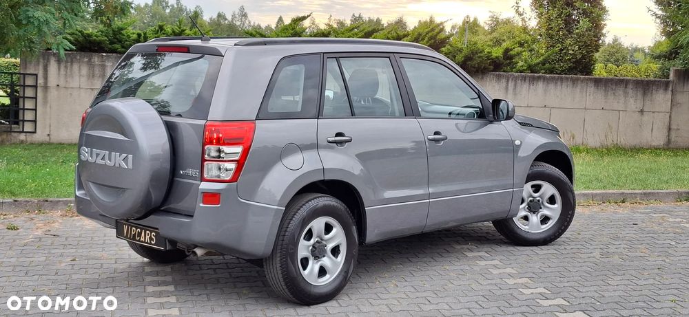 Suzuki Grand Vitara 2.0 Comfort + Family - 10
