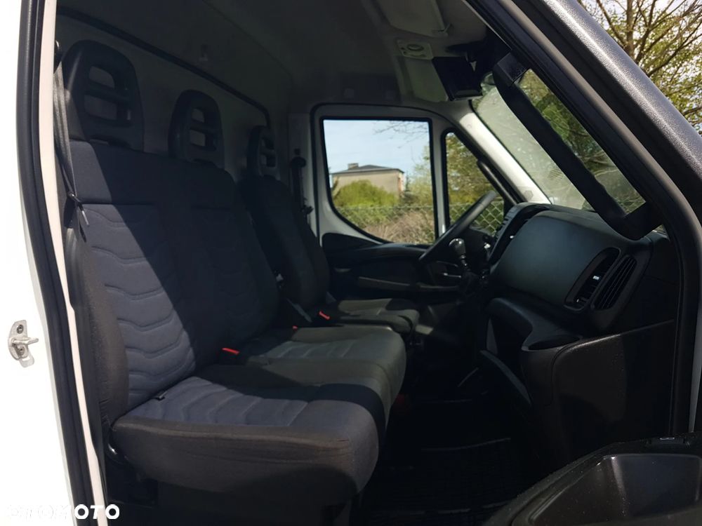 Iveco 70C18 KONTENER ROLETY BOK DO TRANSPORTU WODY 3,66x2,21x1,86 KLIMA DMC 7000KG RAMA PODWOZIE - 8