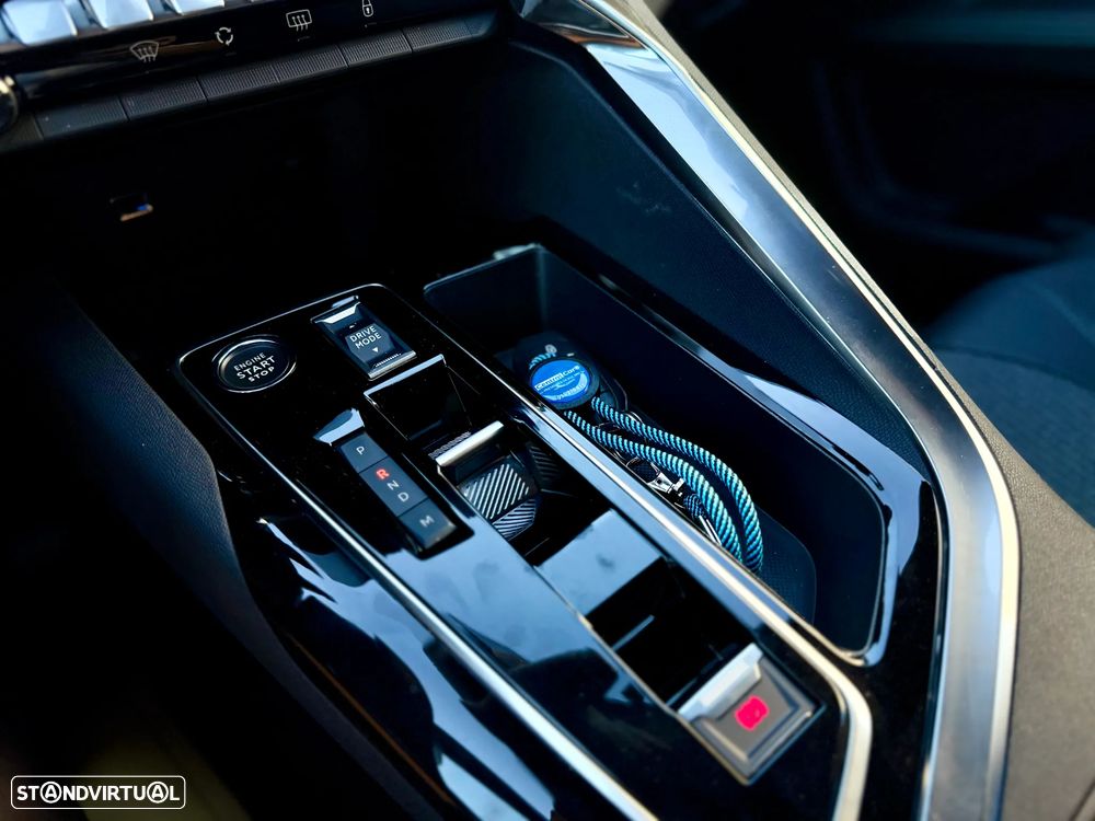 Peugeot 5008 1.2 PureTech Allure EAT8 - 26