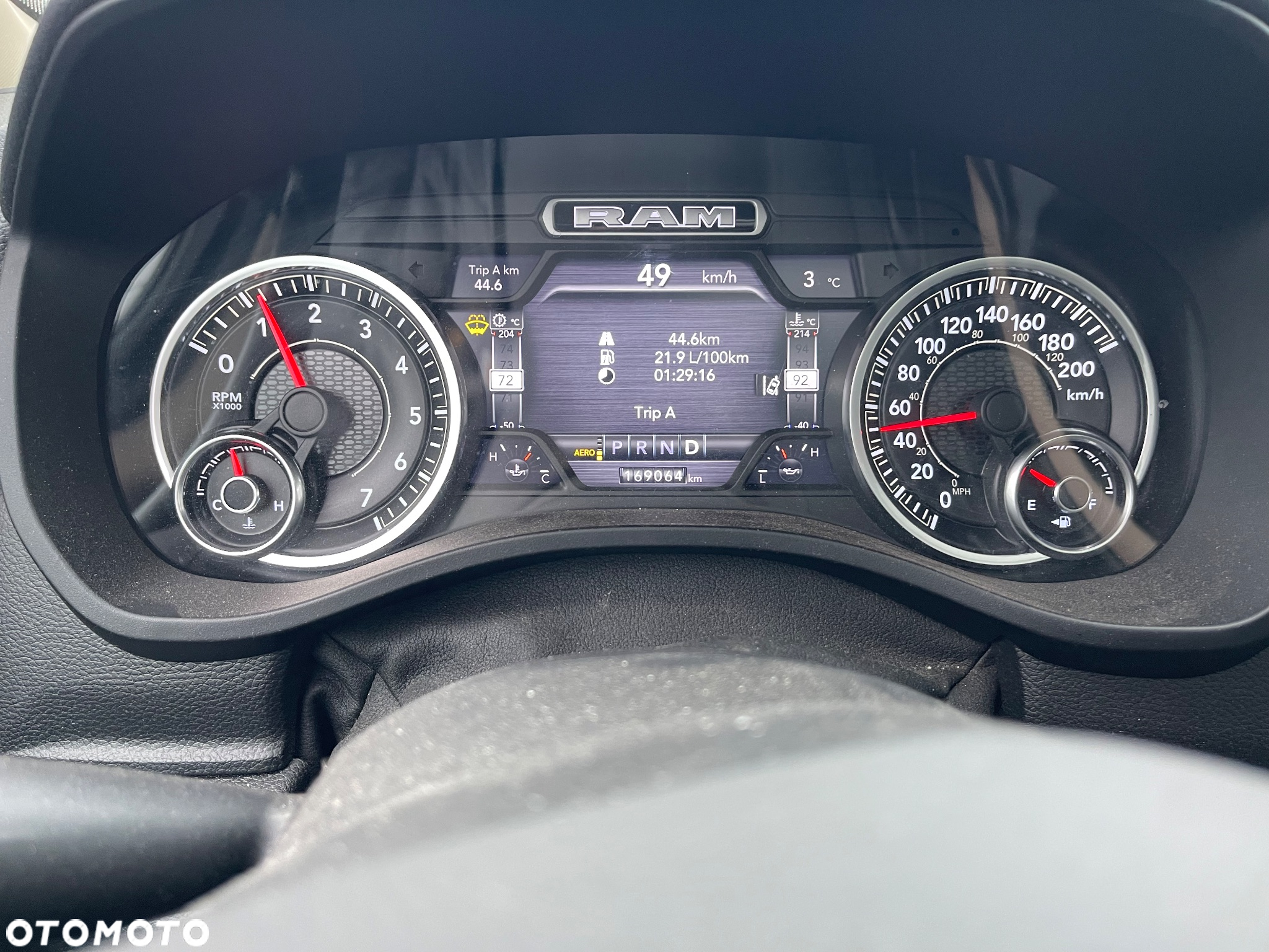 RAM 1500 - 12