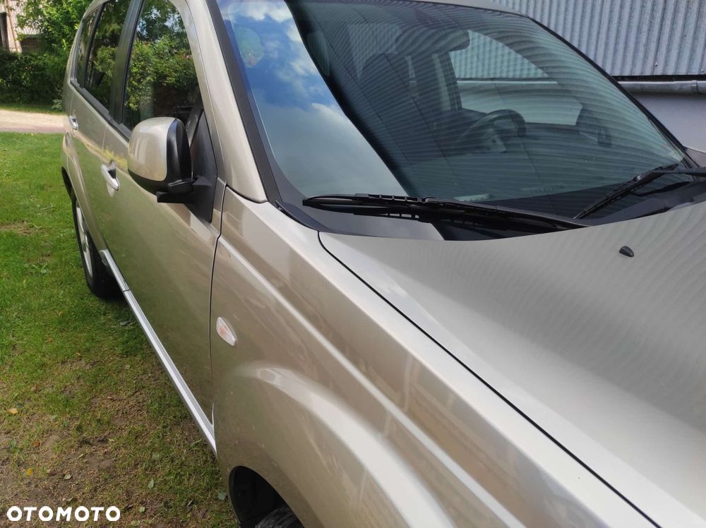 Mitsubishi Outlander 2.2 DID Intense + - 11