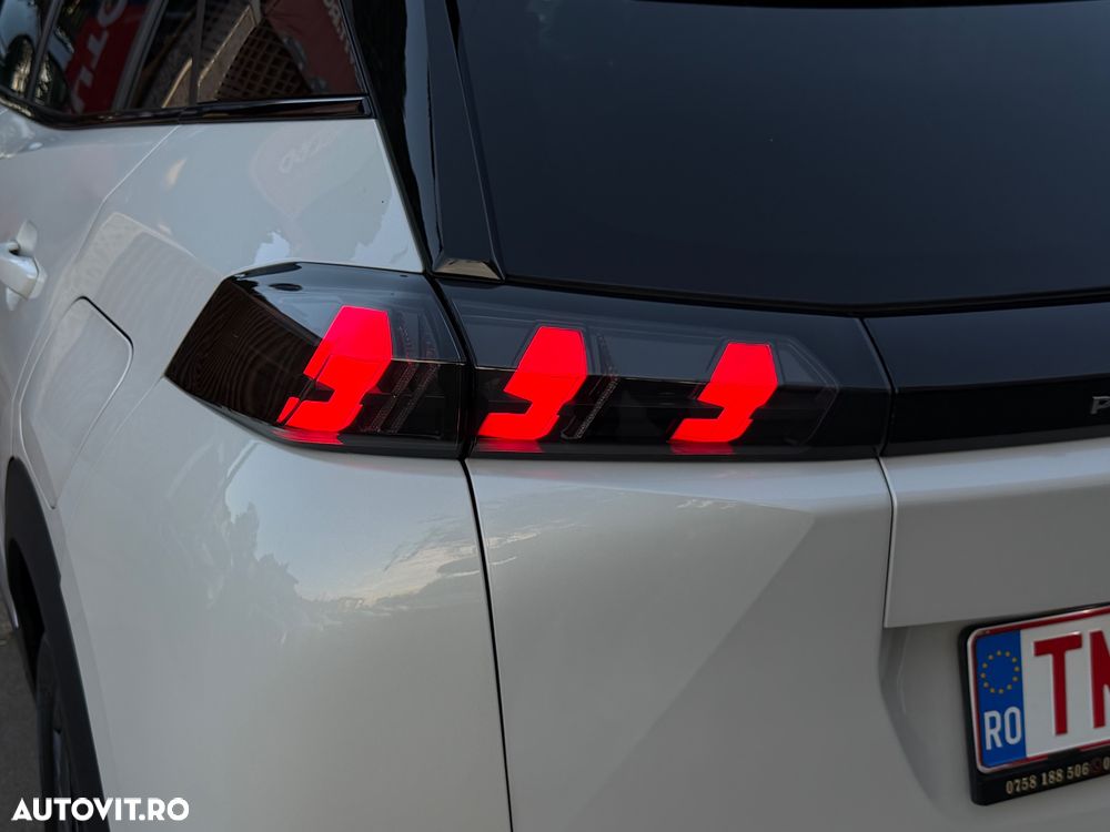 Peugeot 2008 1.2 L PureTech STT EAT8 GT Line - 37