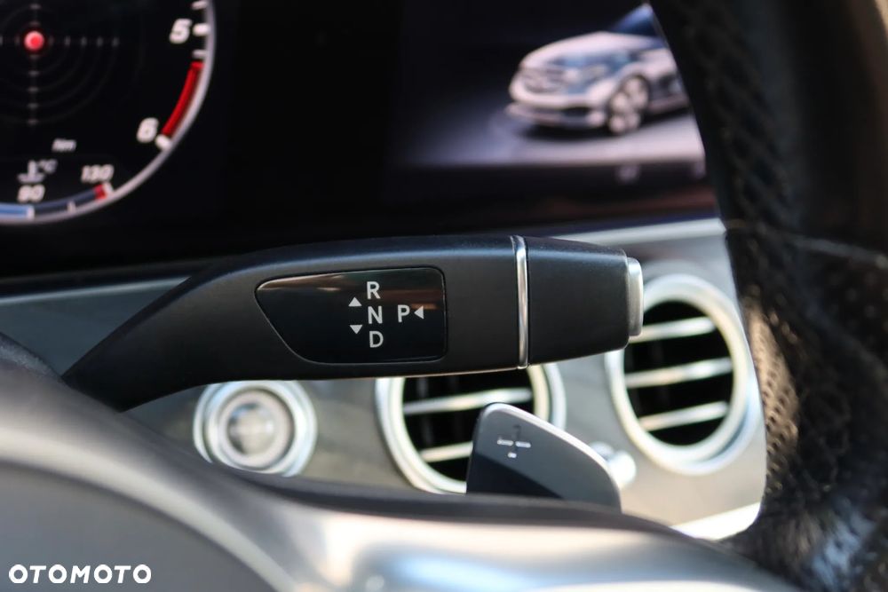 Mercedes-Benz Klasa E 220 d 9G-TRONIC - 39
