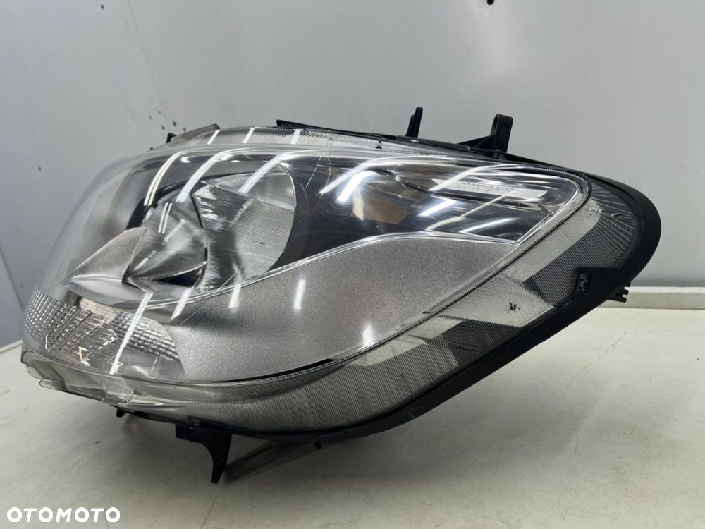 Lampa reflektor Mercedes Sprinter III w907 w910 2018r.- LEWA przednia zwykła H7 H15 a9109060000 - 3
