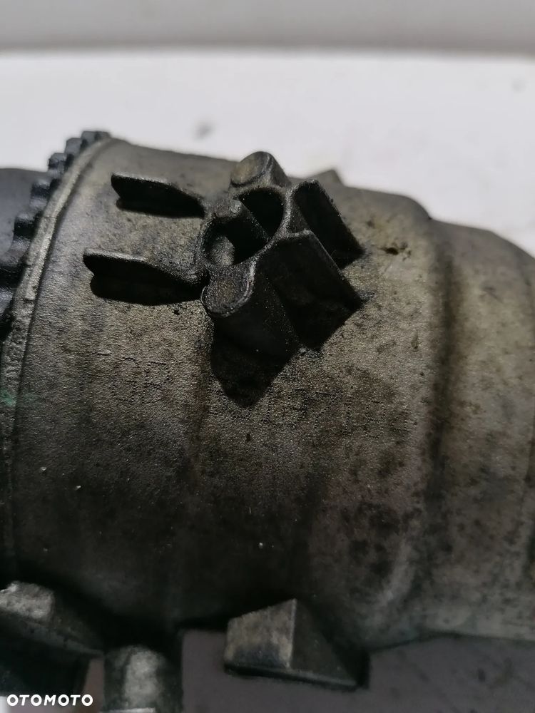 OPEL ZAFIRA B 05-14r 1.9 CDTI PODSTAWA FILTRA OLEJU 55197184 - 2