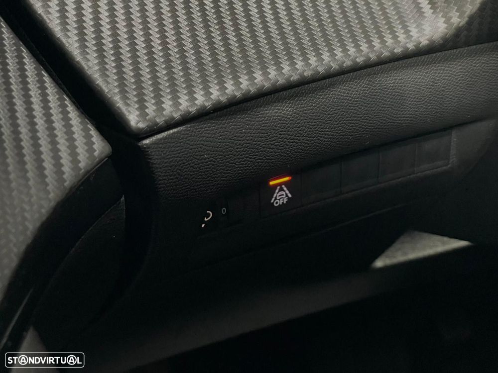 Peugeot 2008 1.2 PureTech Allure EAT8 - 15