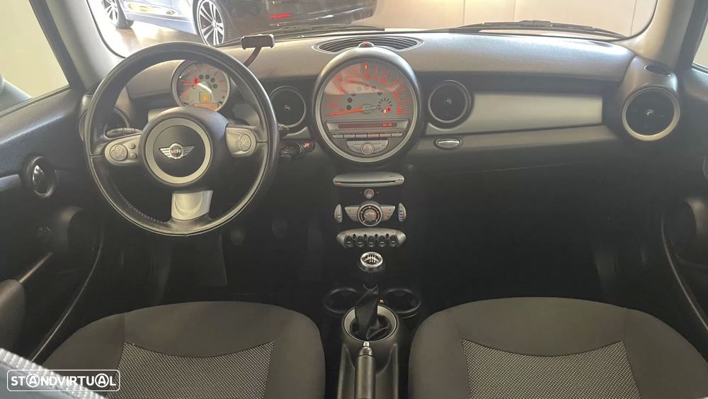 MINI 3 Portas One D - 22