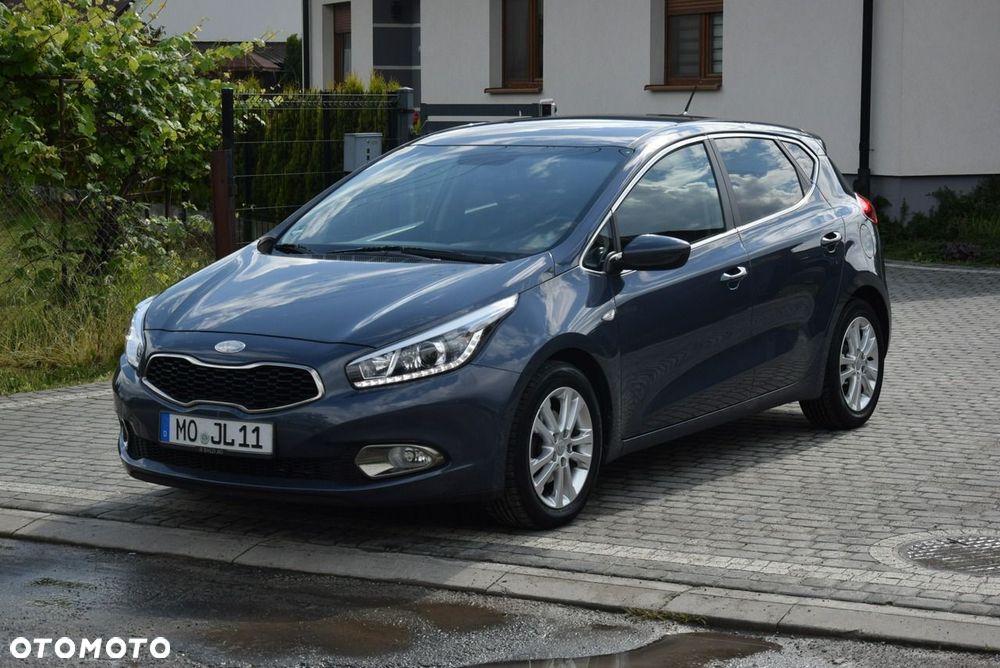 Kia Ceed 1.4 CVVT Dream Team Edition - 1