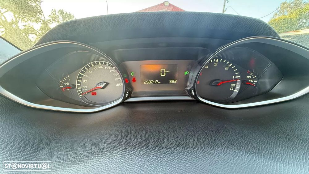 Peugeot 308 SW 1.6 BlueHDi Allure - 22