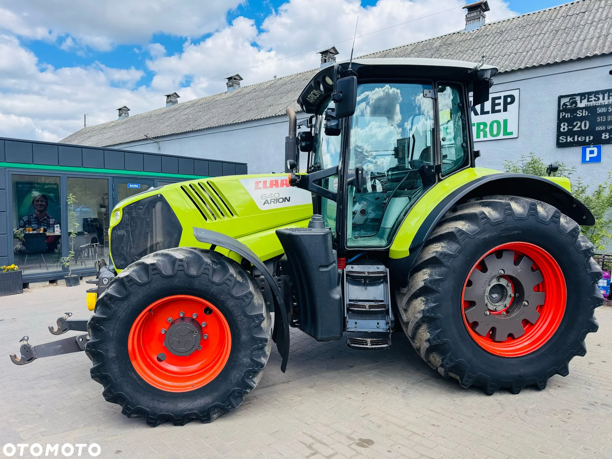 Claas Nexos 210F - 2