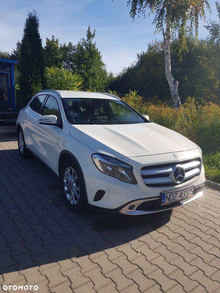 Mercedes-Benz GLA - 4