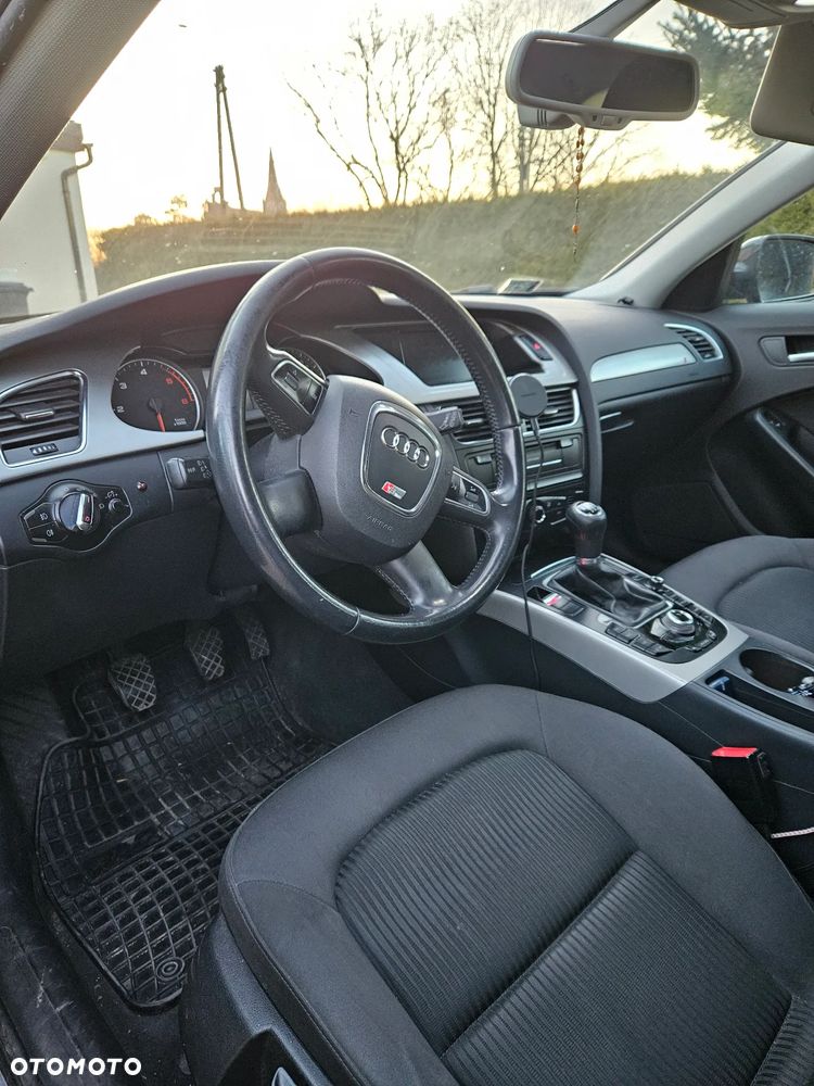 Audi A4 Avant 2.0 TDI - 10