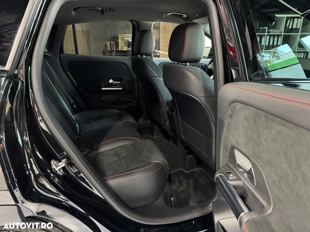 Mercedes-Benz GLA 180 d Aut. - 12