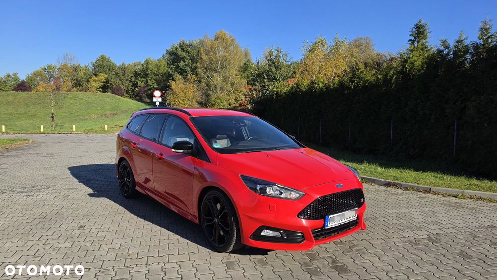 Ford Focus 2.0 EcoBoost ST mit Leder-Sport-Paket - 2