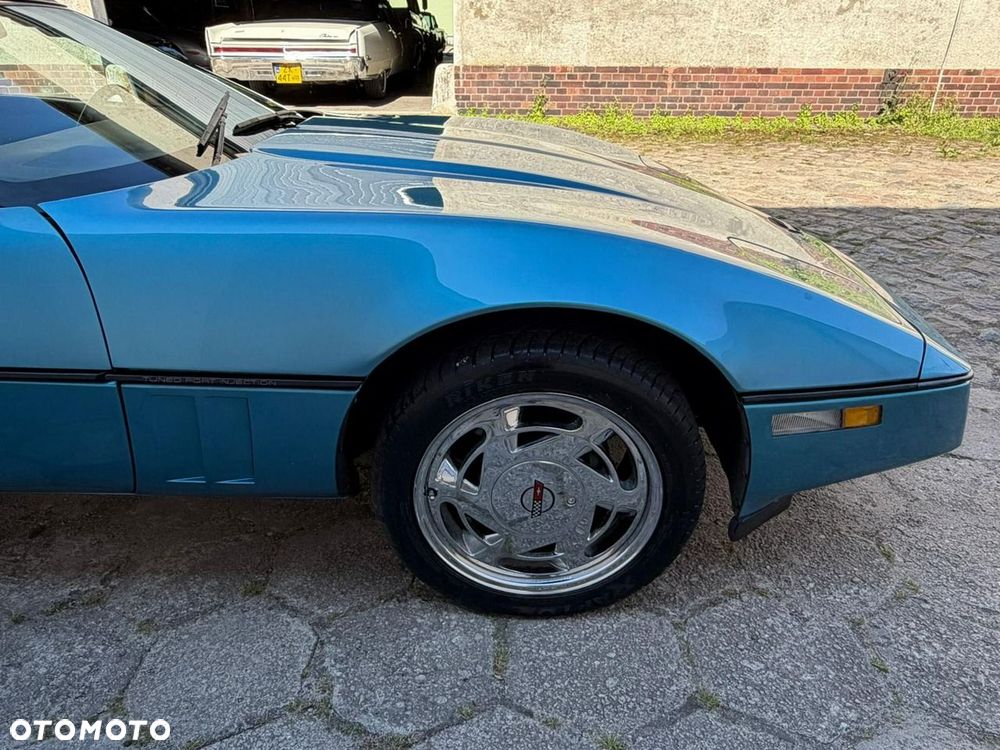 Chevrolet Corvette - 27