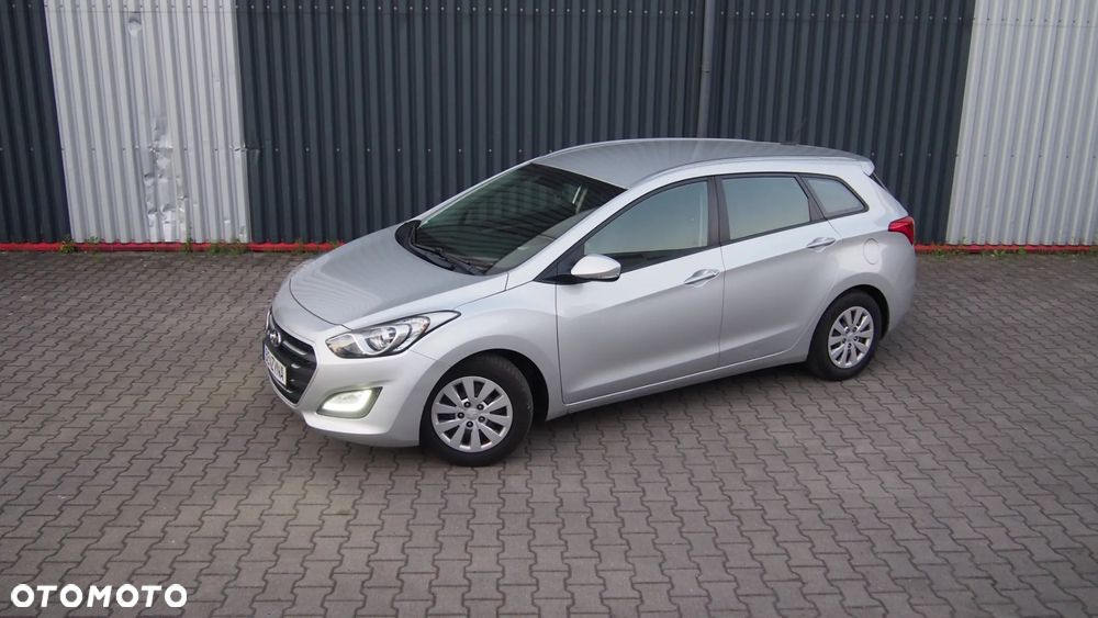Hyundai i30 1.4 Family - 36