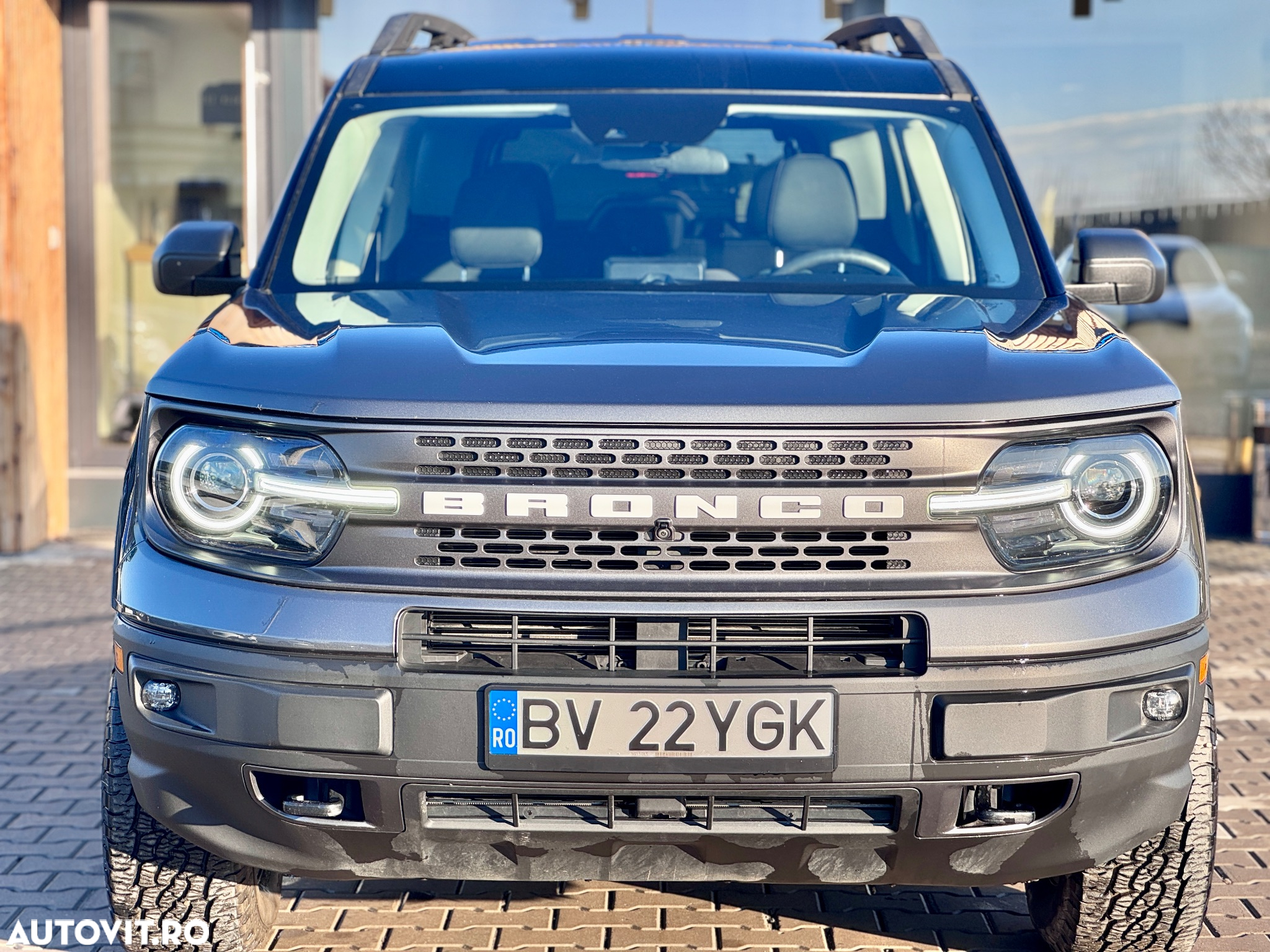 Ford Bronco - 2