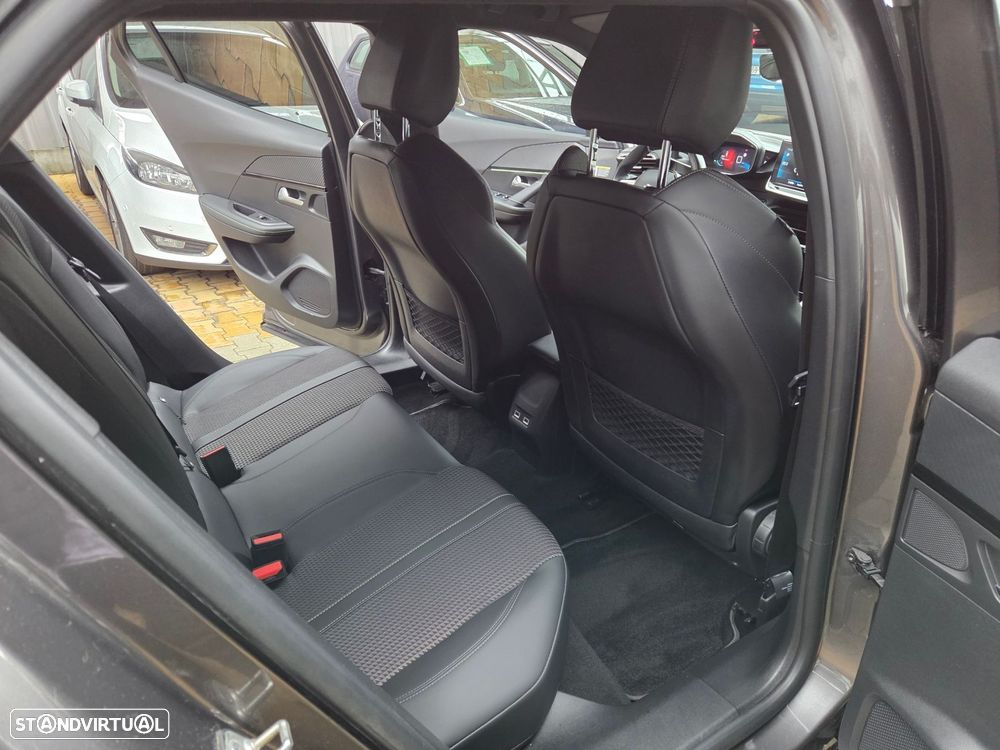 Peugeot 2008 1.5 BlueHDi GT EAT8 - 10