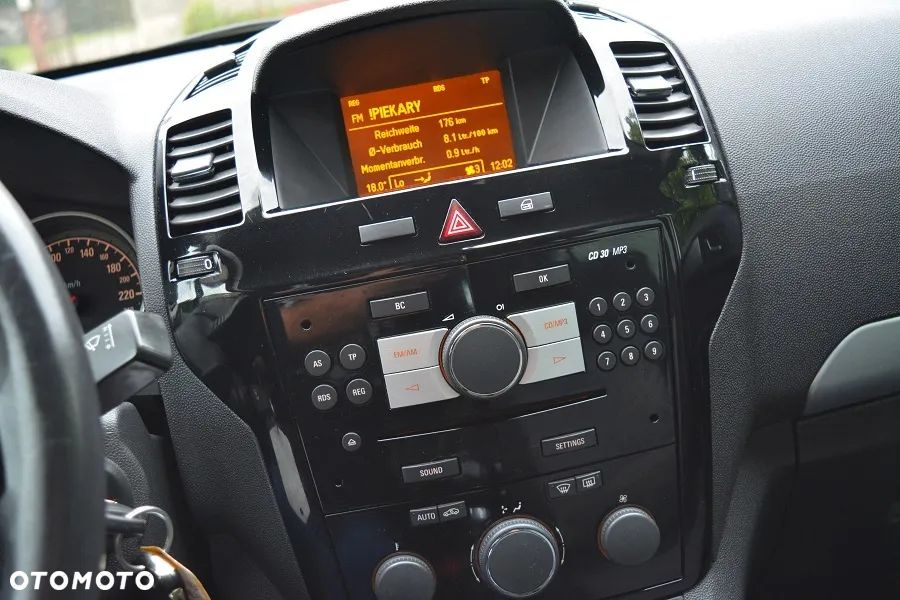 Opel Zafira 1.6 Cosmo - 19