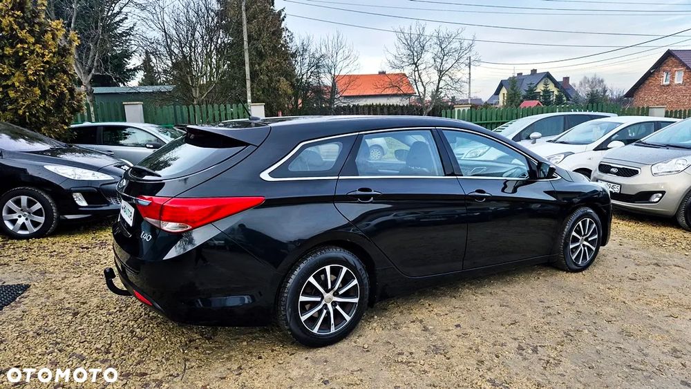 Hyundai i40 Kombi blue 1.6 Family+ - 14