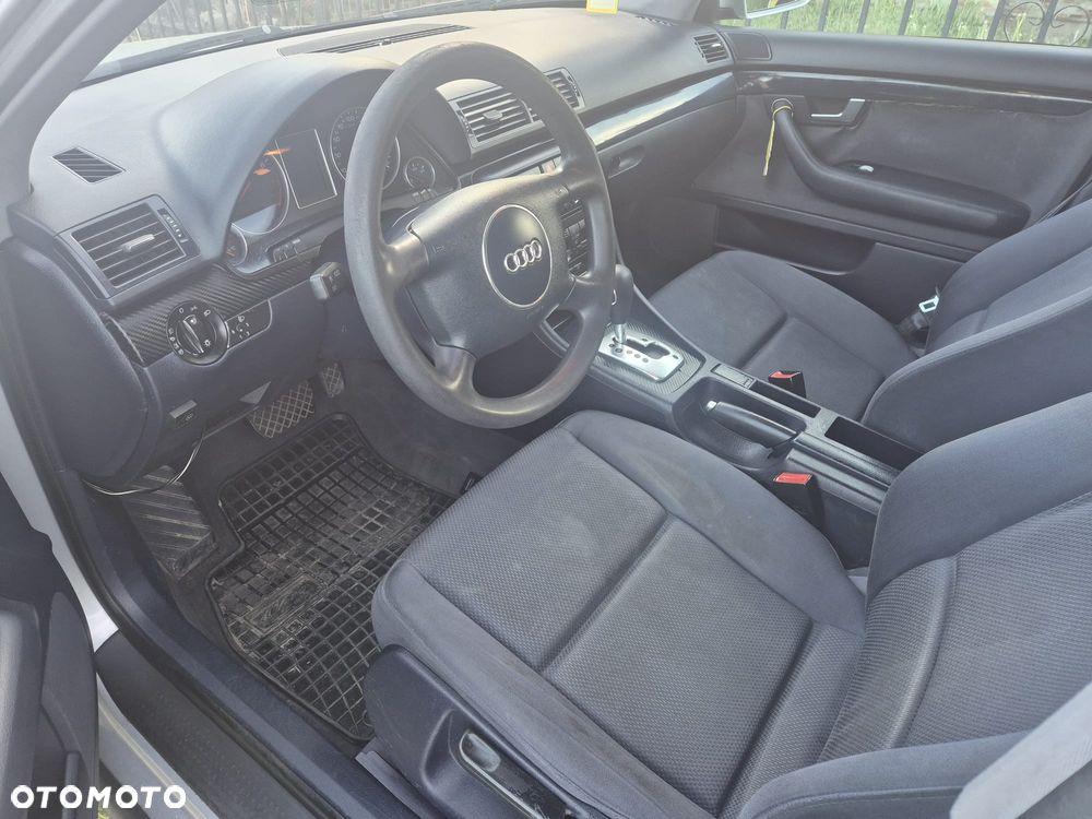 Audi A4 Limousine - 14