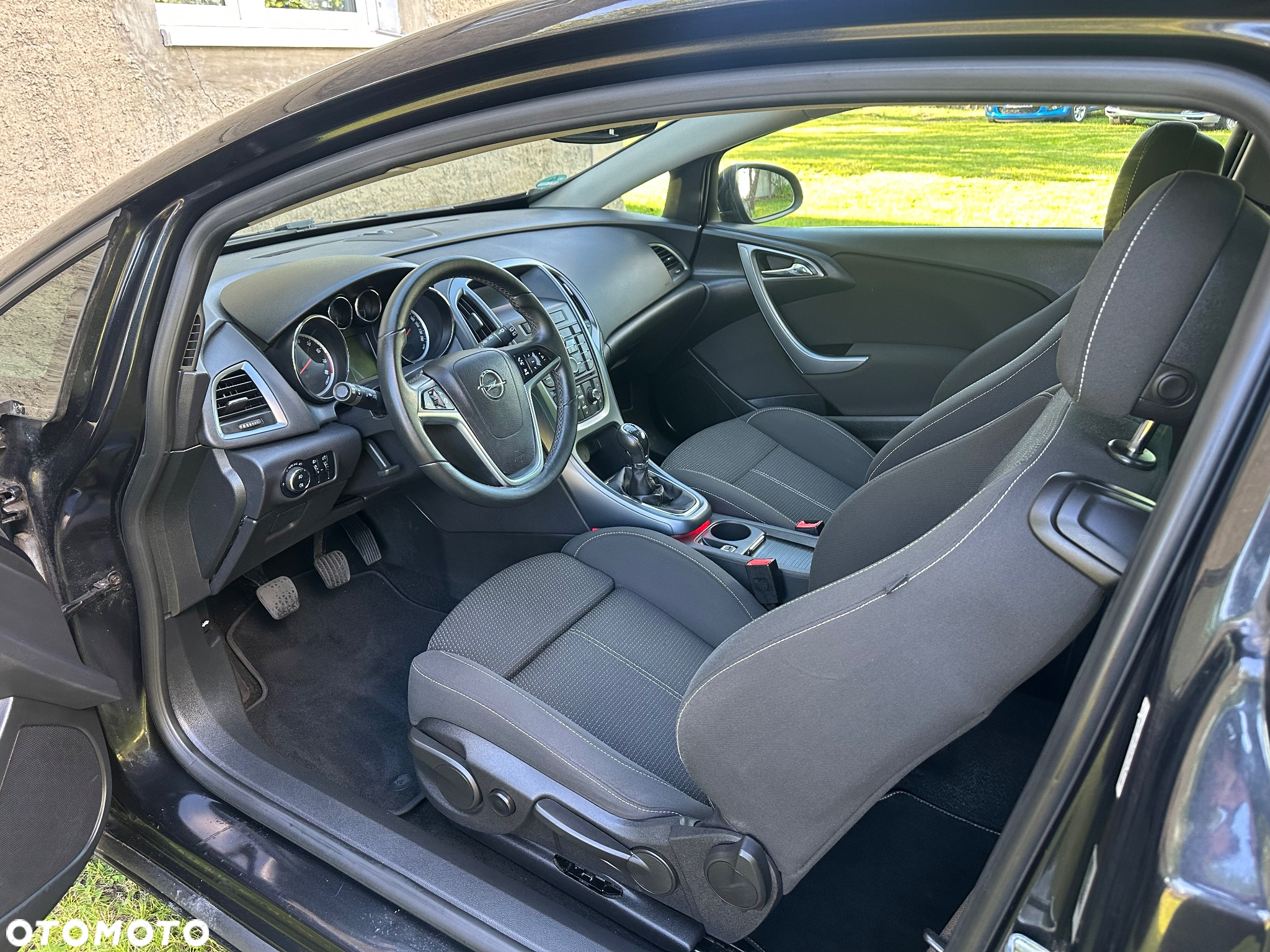 Opel Astra IV GTC 1.4 T Sport S&S - 14
