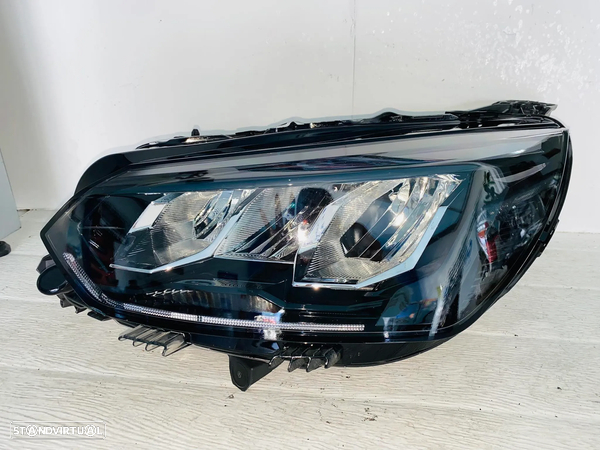 Farol Esquerdo Peugeot 208 - 2019 / 2023 - F1431