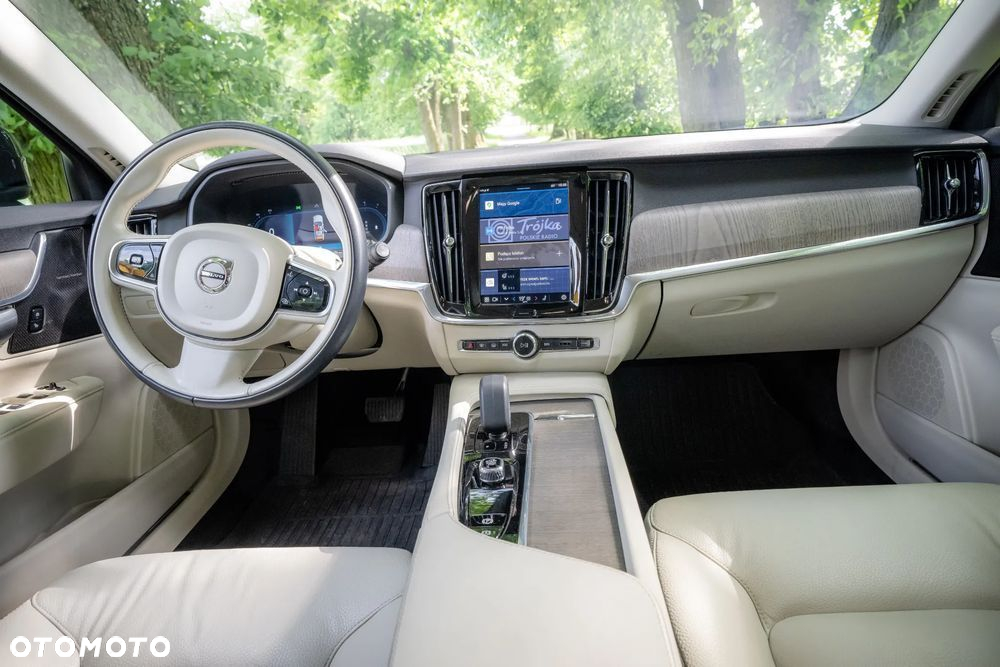 Volvo V90 Cross Country - 12