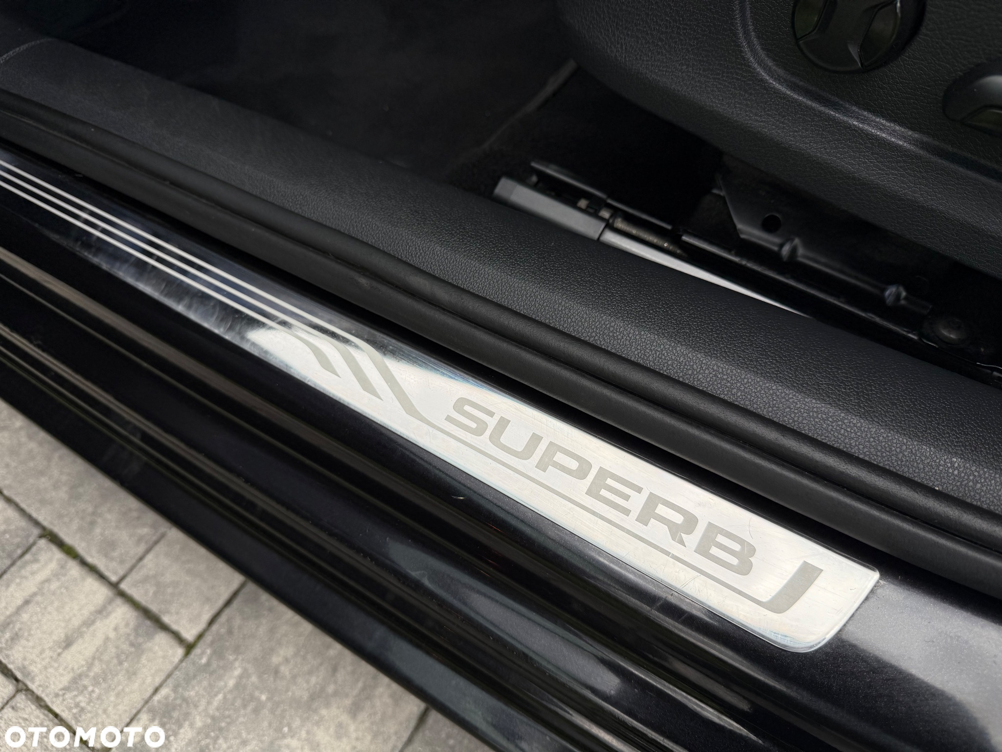 Skoda Superb 2.0 TDI 4x4 Active DSG - 28