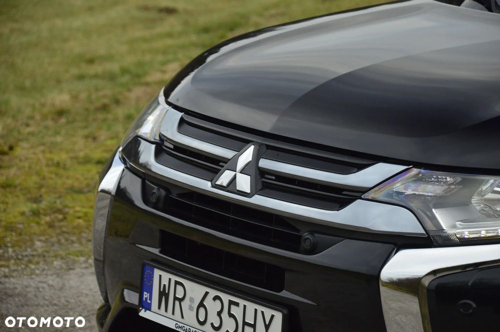 Mitsubishi Outlander 2.0 4WD Top - 11