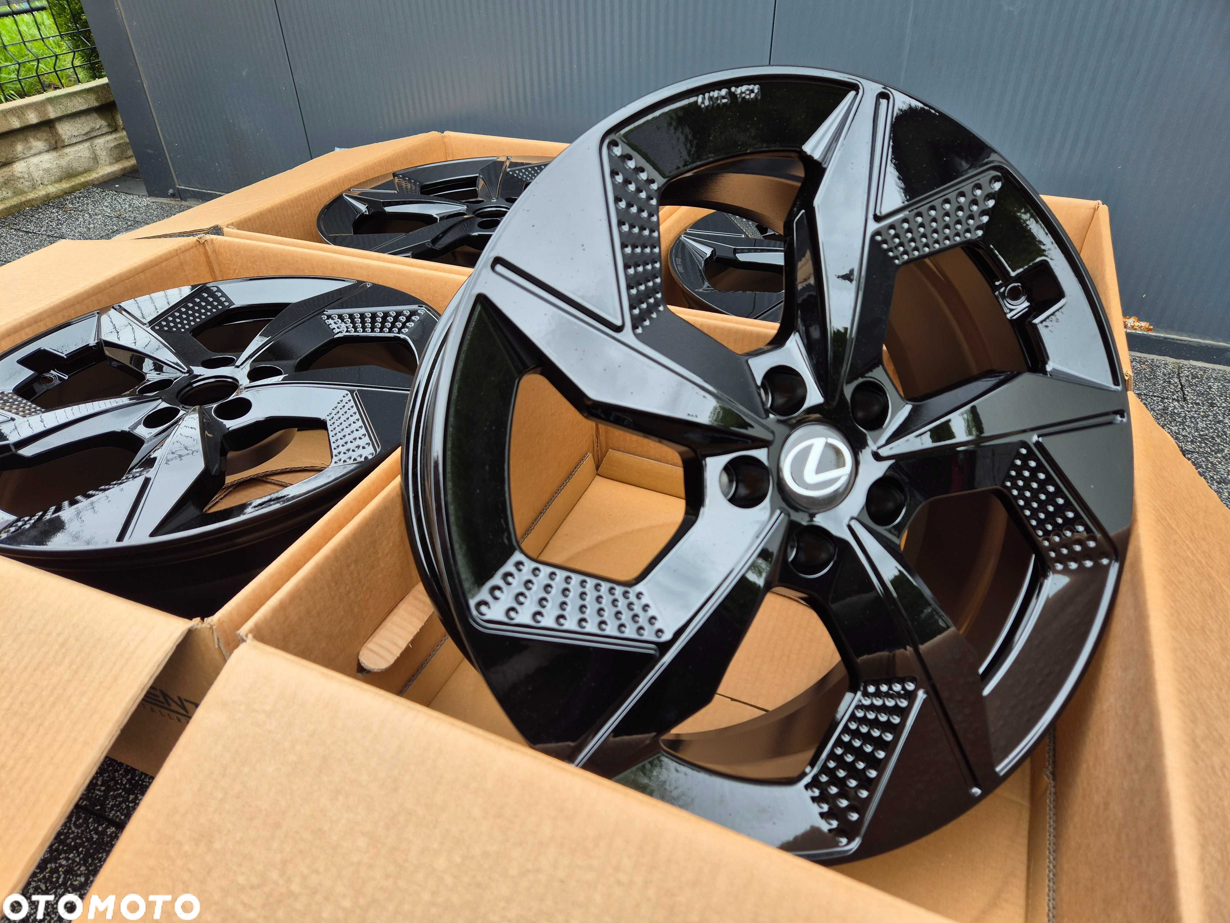 Felgi 19 LEXUS RX , UX NX , ES GS IS RC LS 5x114,3 - 5