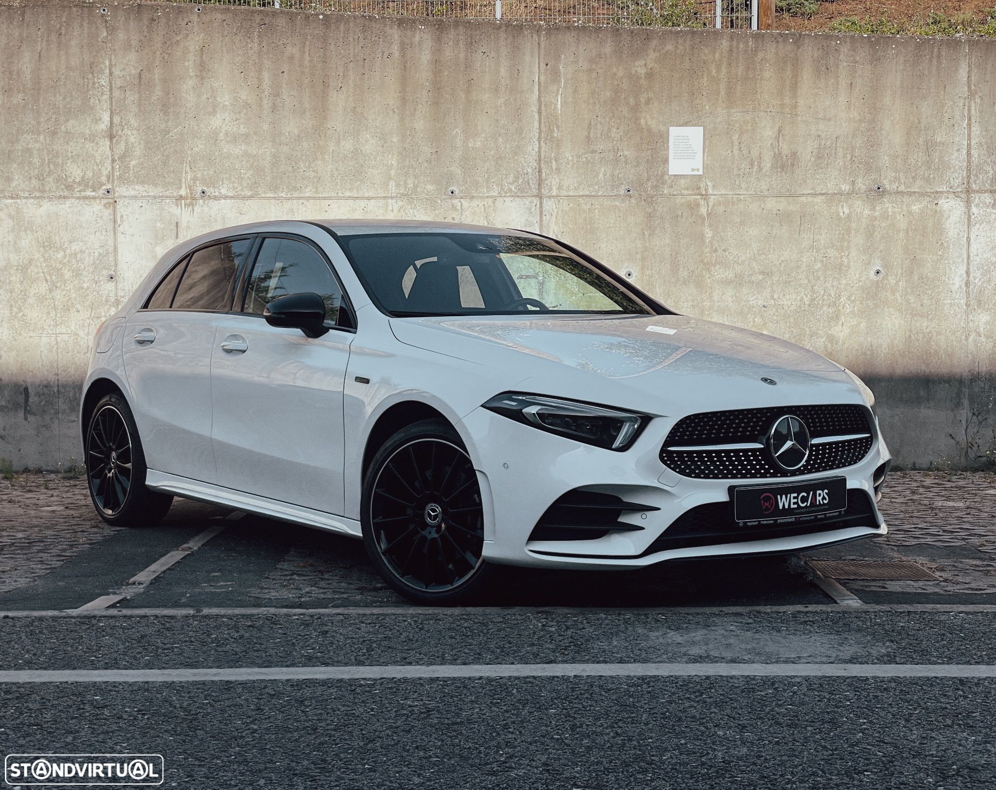 Mercedes-Benz A 250 e AMG Line - 1