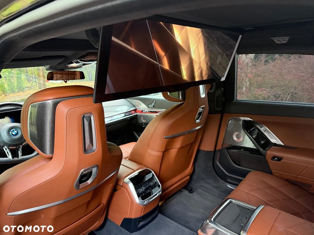 BMW Seria 7 M760e PHEV xDrive sport - 9