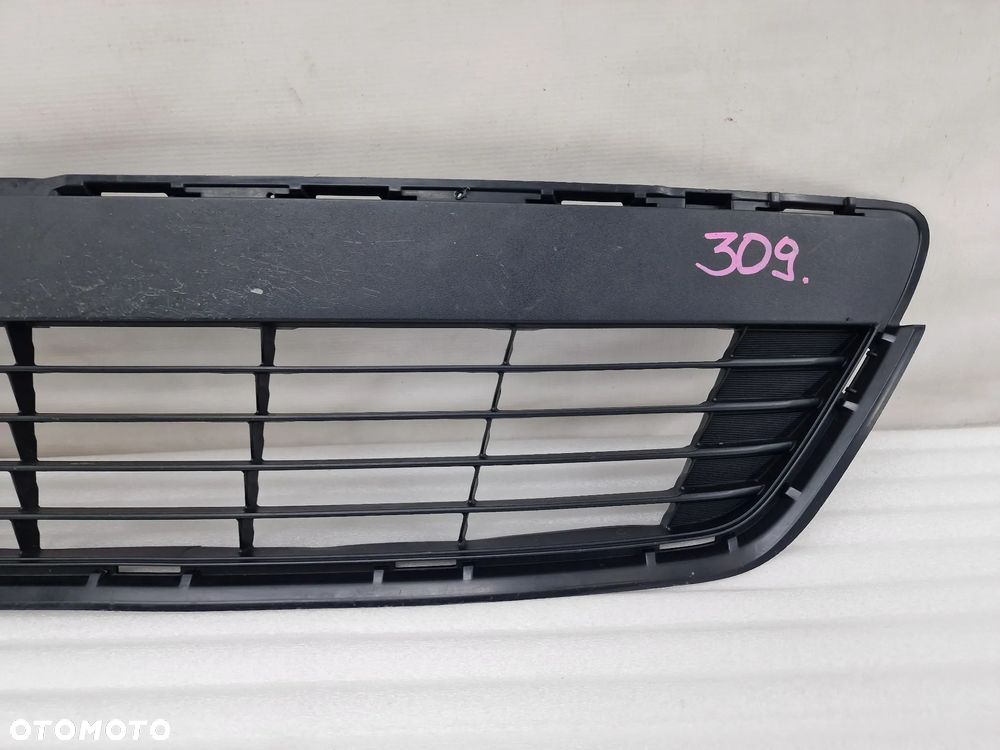 TOYOTA YARIS III 11- KRATKA ŚRODKOWA ZDERZAKA PRZEDNIEGO , NR 53112-0D210 , NR AUKCJI K309 - 2