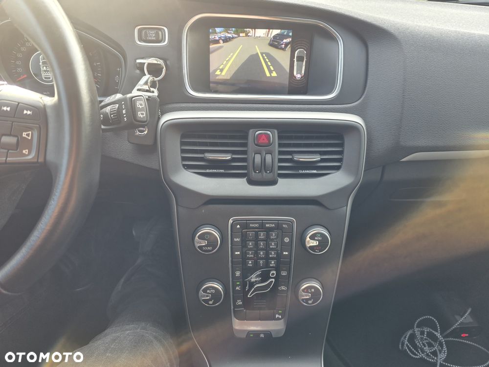 Volvo V40 D3 Momentum - 11