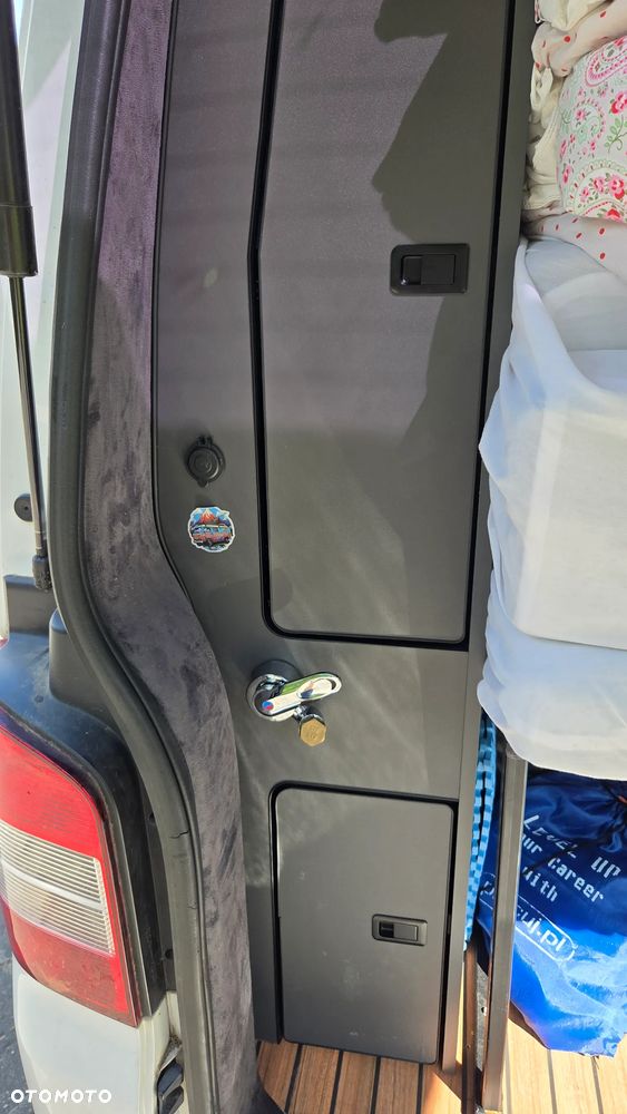 Volkswagen T5 - 38