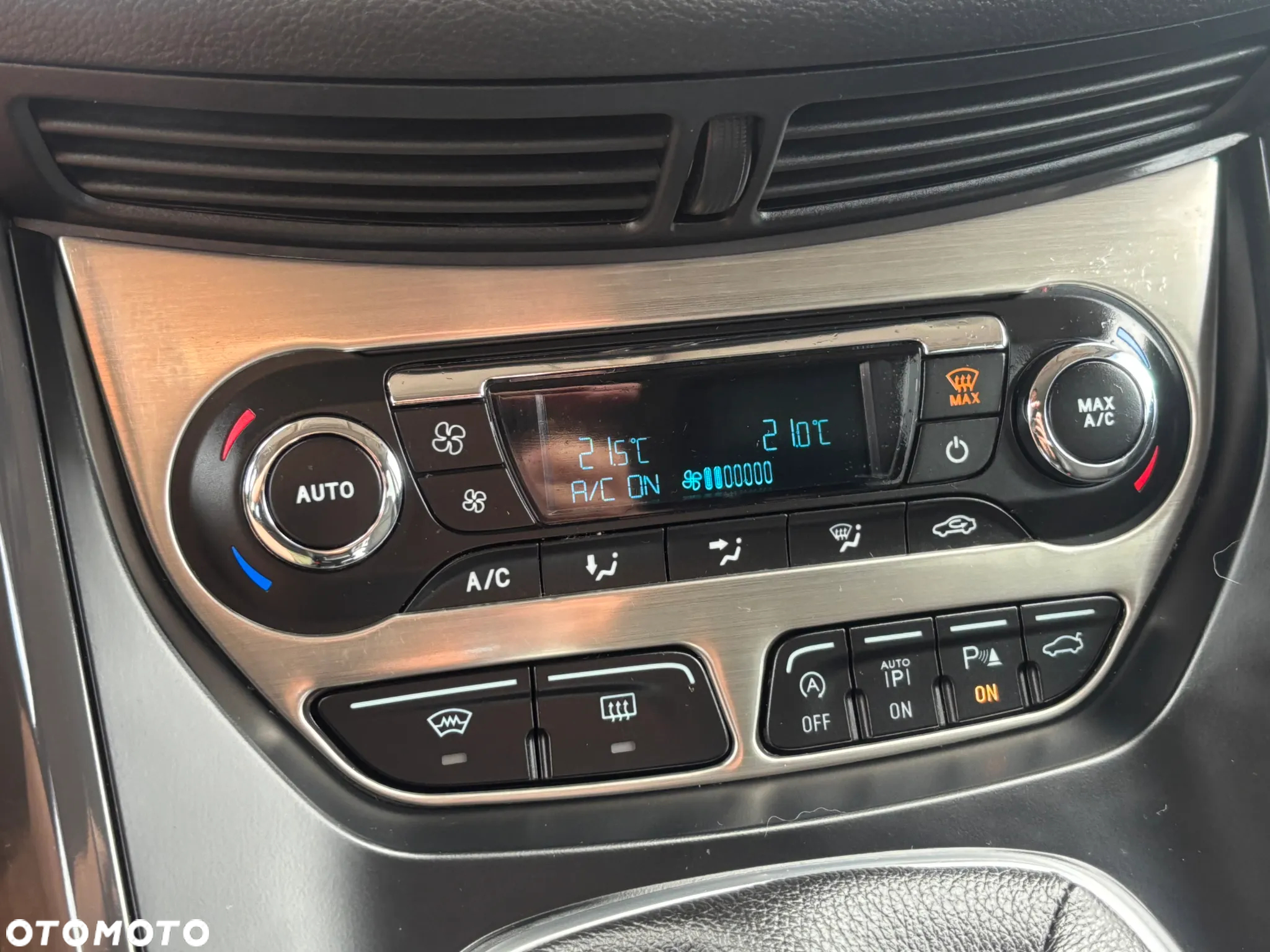 Ford Kuga 1.5 EcoBoost 2x4 Titanium - 23